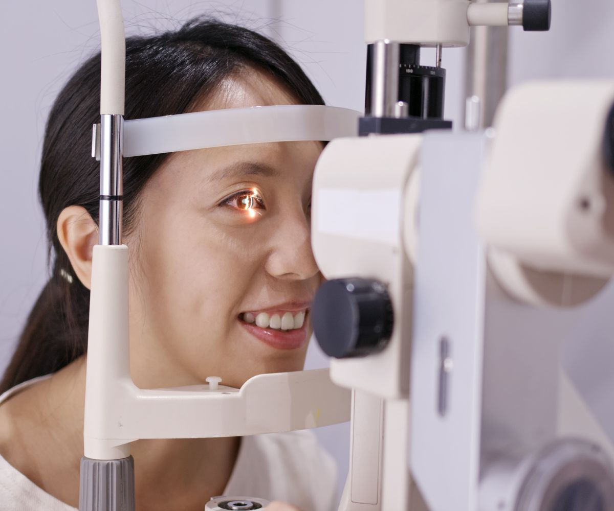 bạn nên đảm bảo kiểm tra mắt định kỳ mỗi năm một lần