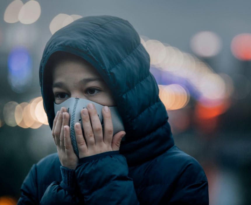 điều kiện môi trường xấu cũng có thể làm tăng nguy cơ mắc bệnh