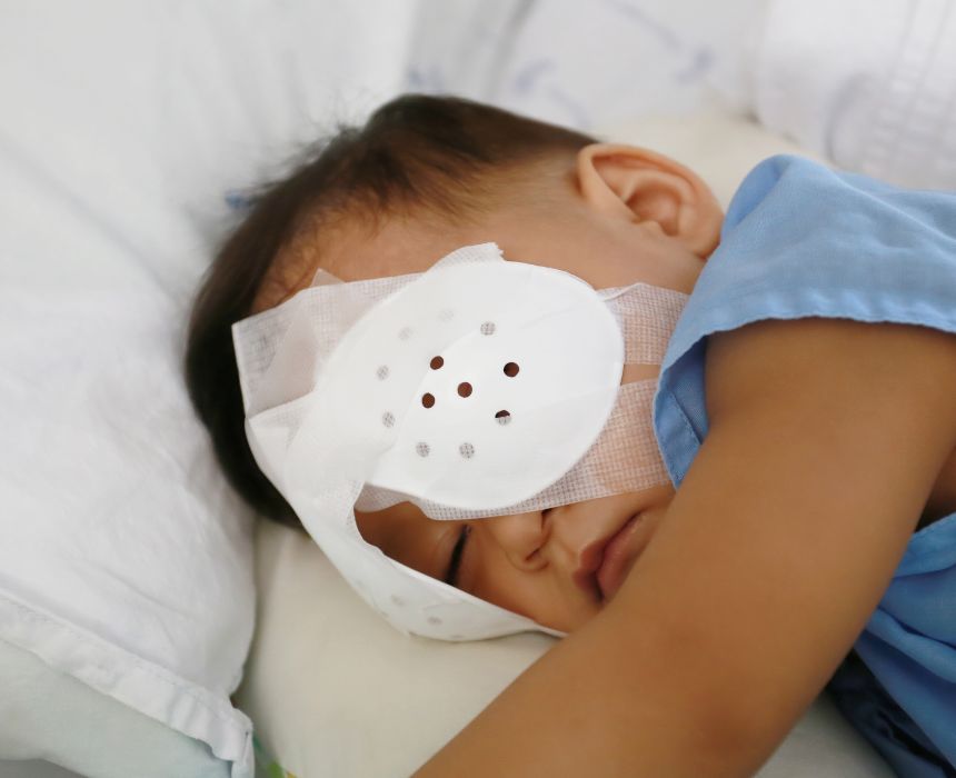 Trong những trường hợp nặng, trẻ sẽ được đề nghị phẫu thuật
